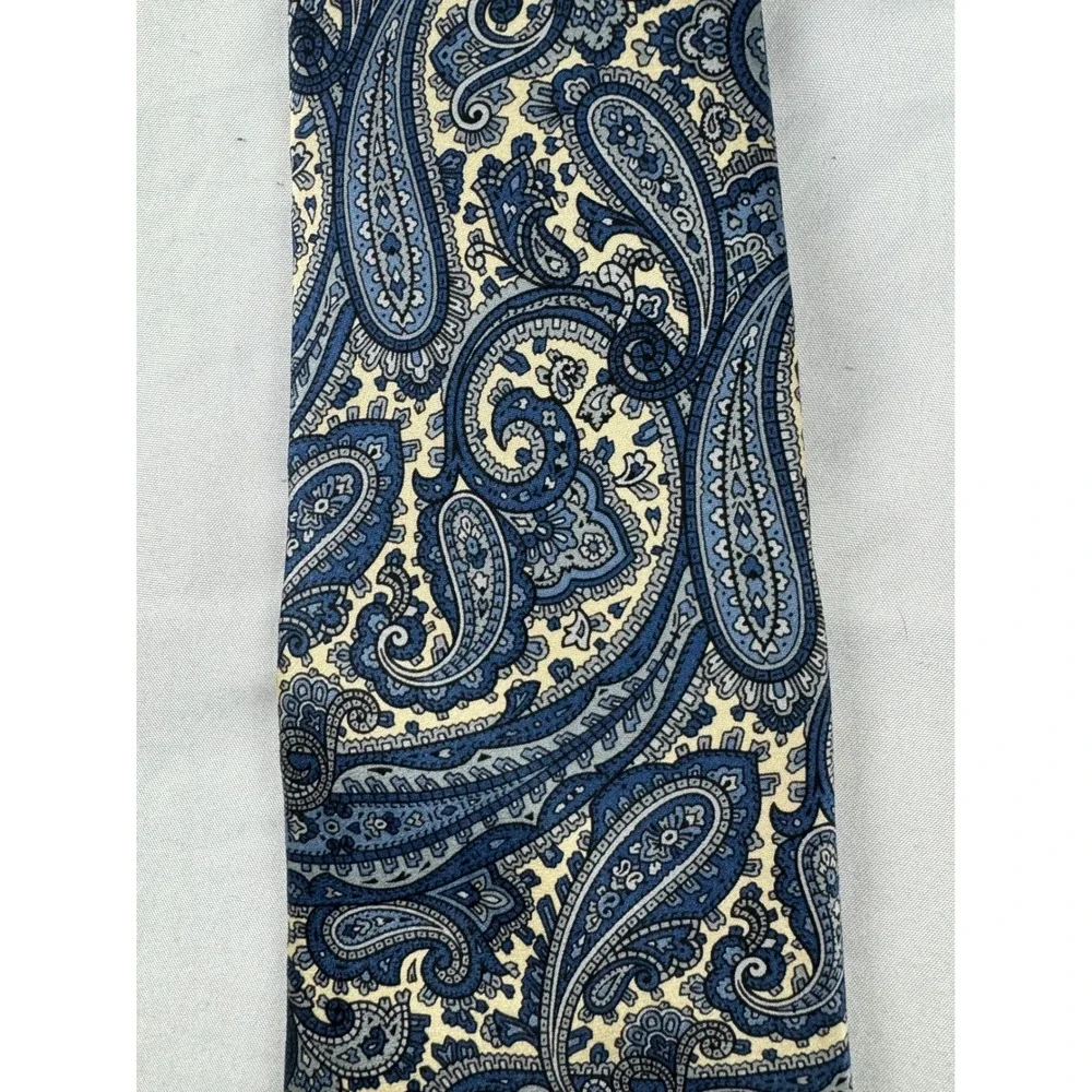 Classic Paisley Silk Necktie Blue Beige Formal Business Accessory